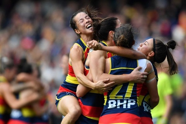 Grand Final sees AFLW smash domestic attendance record