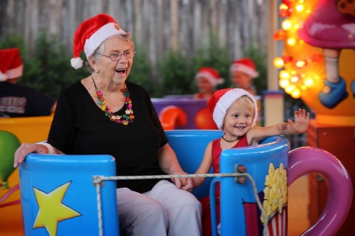 Aussie World launches annual passes, hosts community Christmas