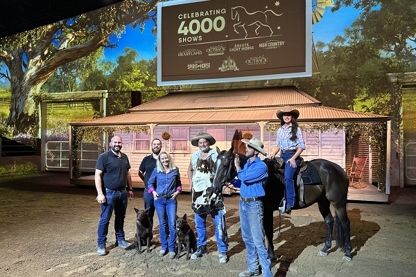 Australian Outback Spectacular presents its 4000th show