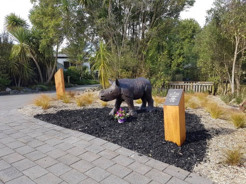 Memorial unveiled to Hamilton Zoo keeper