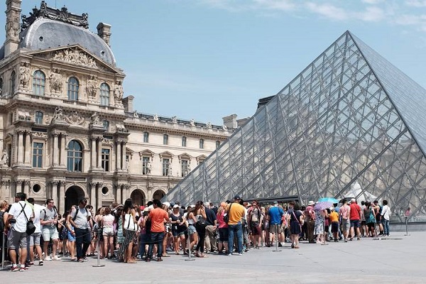 Louvre breaks attendance records as Europe maintains lead in global museum market