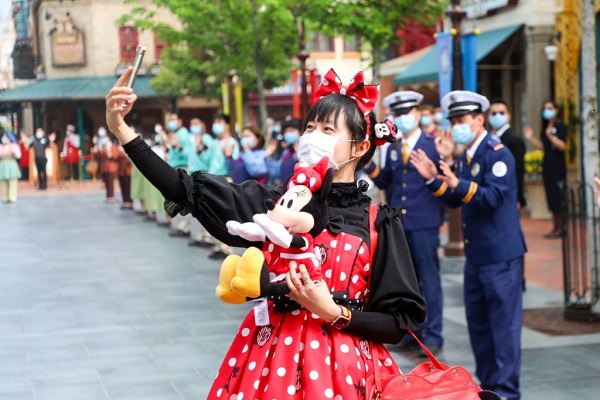 Shanghai Disneyland trial enhancement of facial recognition technology
