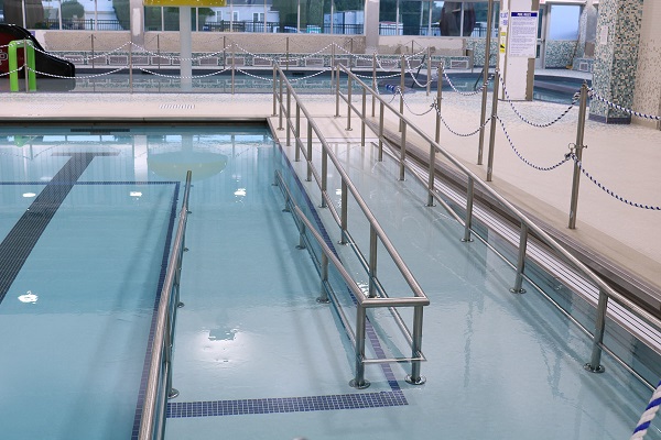 Life Saving Victoria voices concerns over aquatic centre ramps