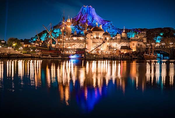 Tokyo Disneyland and DisneySea attribute special events for boosting profits in 35th Anniversary year