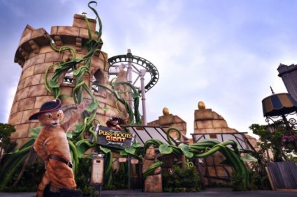 New Puss in Boots rollercoaster opens at Universal Studios Singapore