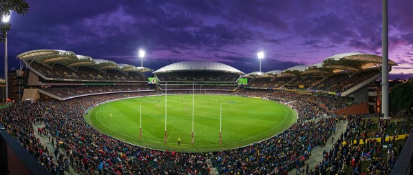 Adelaide Oval moves to become cashless venue