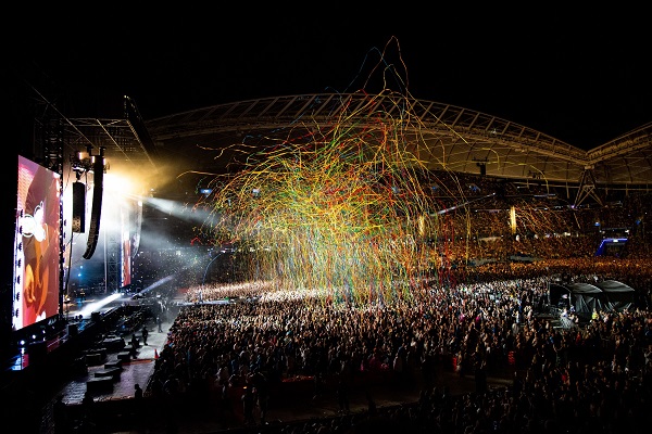 Woman hospitalised after fall at Robbie Williams concert at Sydney’s Allianz Stadium