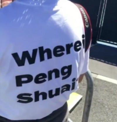 Australian Open security guards order fan to remove shirt featuring message supporting Chinese tennis player