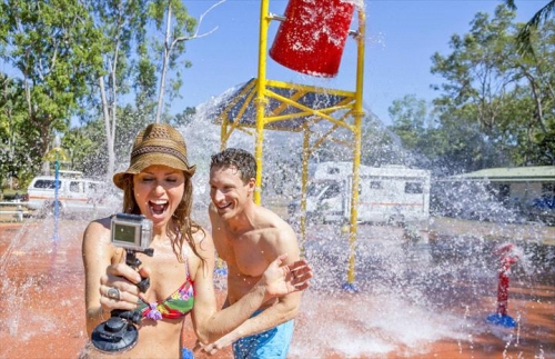 Federal budget supports growth of visitor economy but slashes Tourism Australia funding