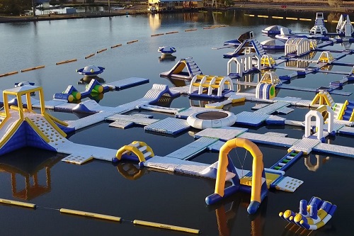 Inflatable waterpark opens on Bathurst’s Chifley Dam