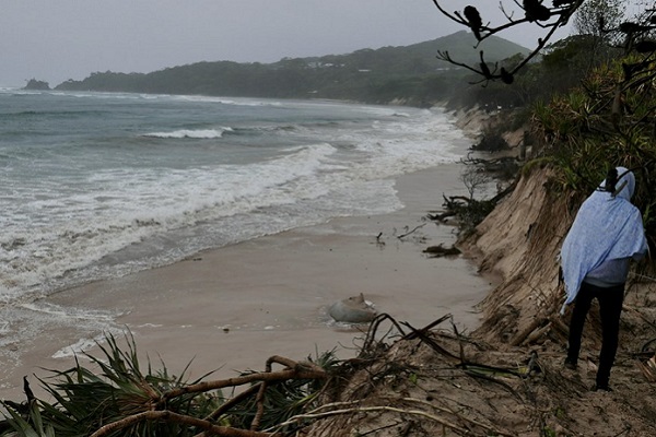 South East Queensland and northern NSW coasts hit by ‘dangerous’ weather