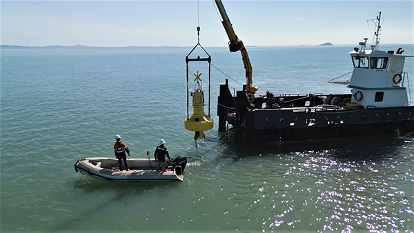 CSIRO installs specialised sensors to protect areas of southern Great Barrier Reef