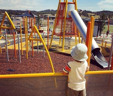 Canberra mother calls for parents’ facilities at playgrounds