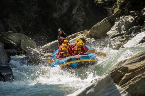 Tourist dies in Shotover River rafting incident
