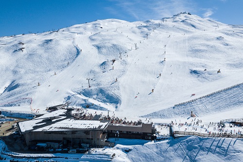 Coronet Peak extends 2018 ski season