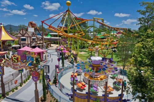 Fine weather boosts performance of Gold Coast theme parks