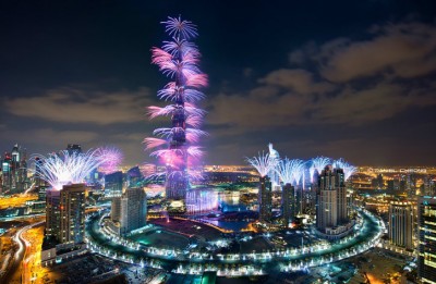 Dubai unleashes 500,000 fireworks to welcome in 2014 in world record fireworks display