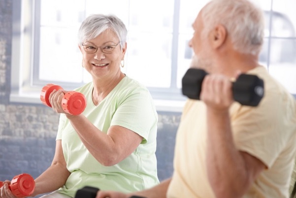 AUSactive survey suggests fitness programs for older adults will be key exercise trend in 2023