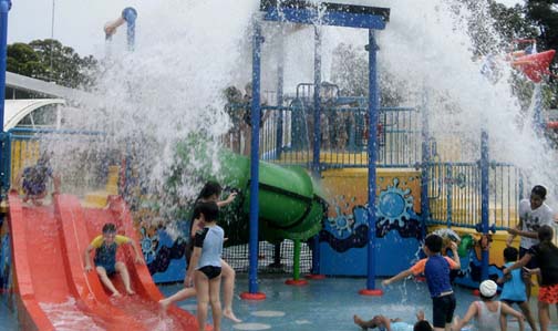 Fairfield Aqua Playland makes a splash