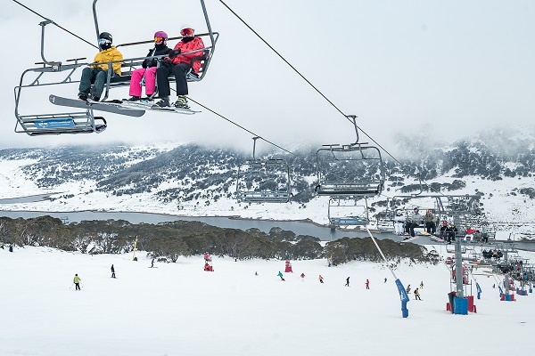 Ski lifts at Hotham and Falls Creek ski resorts will not reopen for spring season