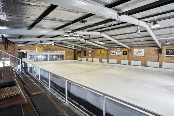 Fears that property sale could see closure of Tasmania’s last ice-skating rink