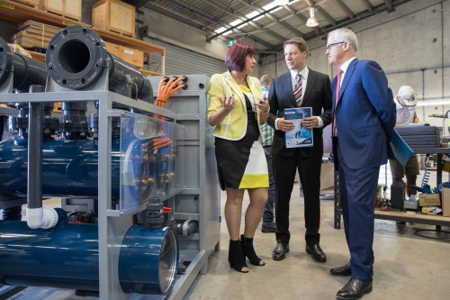 Prime Minister Turnbull inspects Australian Innovative Systems’ Brisbane base