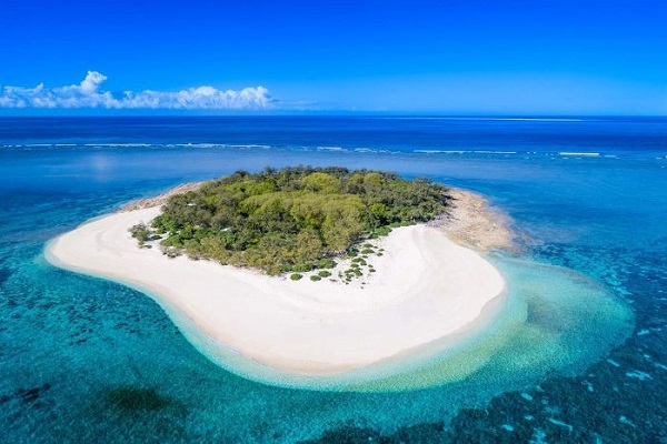 Great Barrier Reef island reborn as eco-friendly luxury holiday destination