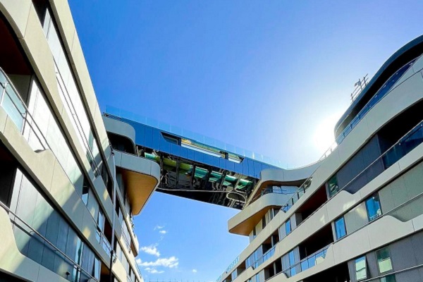 Melbourne residential development includes dramatic sky pool