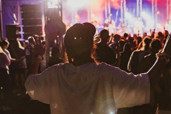 Evangelical church Hillsong’s summercamp NSW ‘festival’ avoids action over banned singing and dancing