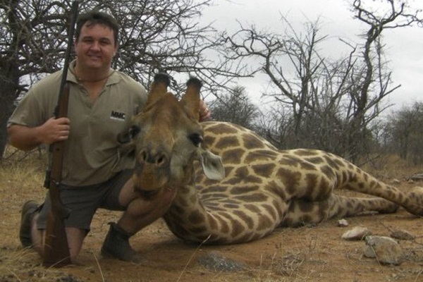 Western Australian Parks and Wildlife Service manager demoted over African hunting images