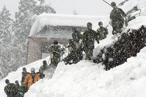 Tremors at Japanese ski resort halt rescue operation after Mount Kusatsu-Shirane eruption