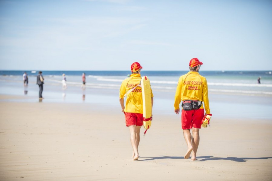 Life Saving Victoria urges beachgoers to use technology to stay safe around the water