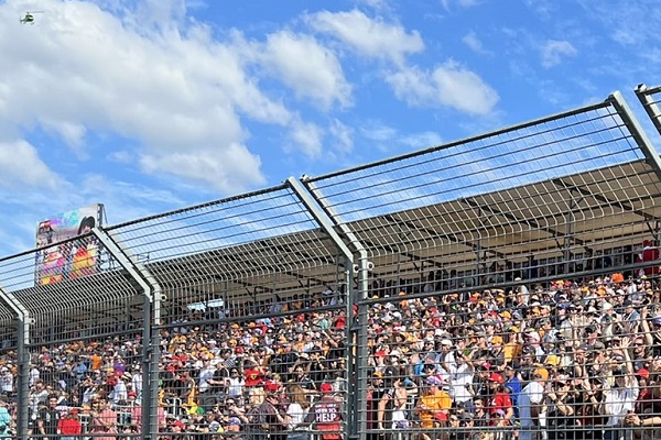 Massive Crowds enjoy Melbourne’s Grand Prix Action
