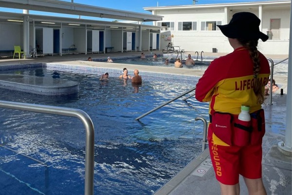 Royal Life Saving highlights swim teacher and lifeguard shortages present opportunities for job seekers this summer