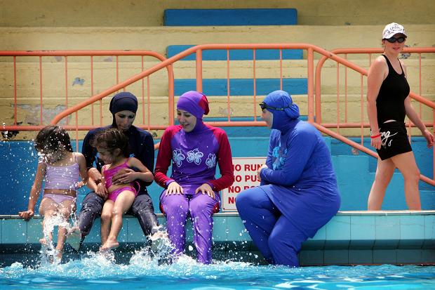 Push for women-only swimming in Canberra