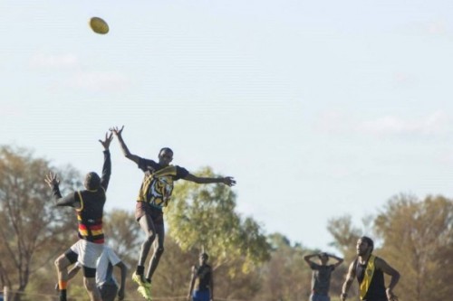 AFL and softball brings Ngaanyatjarra Lands communities together