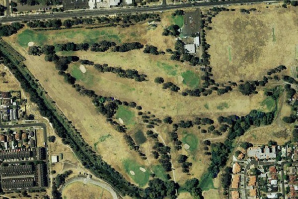 Lockdown use as public open space sees residents call for Melbourne golf course to be repurposed as parkland