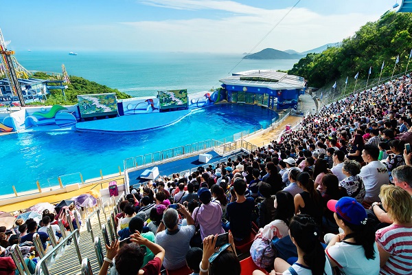 Hong Kong legislators struggle with Ocean Park bailout