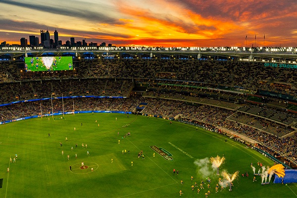 Optus Stadium welcomes largest Australian sports crowd since before Coronavirus