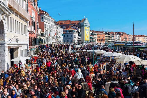 New UNWTO Report helps cities manage impacts of ‘overtourism’