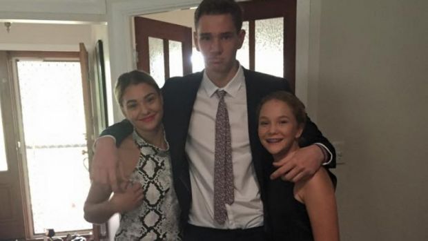 Brother and sisters from travelling show family killed in NSW highway crash