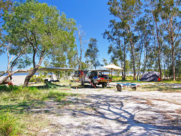 Queensland Government eases Easter holiday camping restrictions