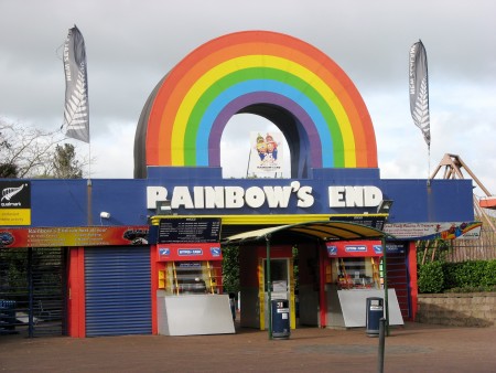 Rainbow End farewells its landmark entrance