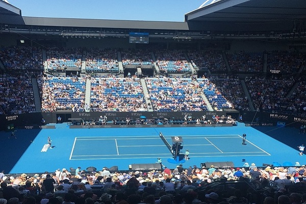 Victorian Government approves crowd limit of 30,000 per day for Australian Open