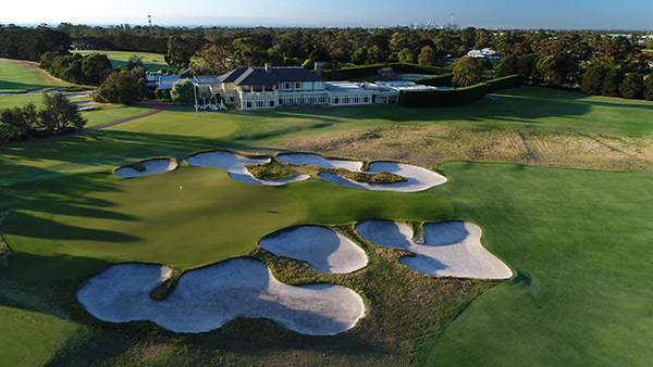 Two Melbourne golf courses introduce vaccination policy