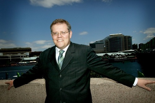 Federal Government sacks Tourism Australia Managing Director