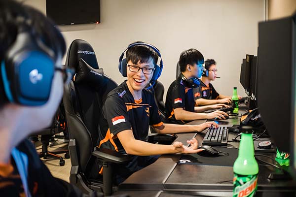 Singapore Sports Hub partners with Team Flash to support the growth of esports