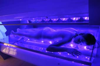 South Australia to ban sunbeds as ABC reports on tanning black market