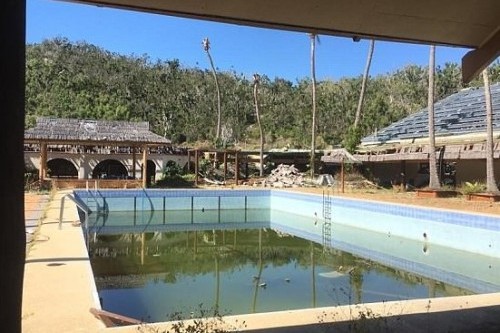 Abandoned Whitsundays resorts ‘left to rot’