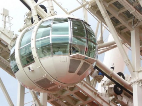 First cabin re-attached Melbourne’s Star observation wheel